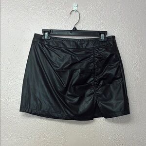 Elegant Black Ruched Skirt